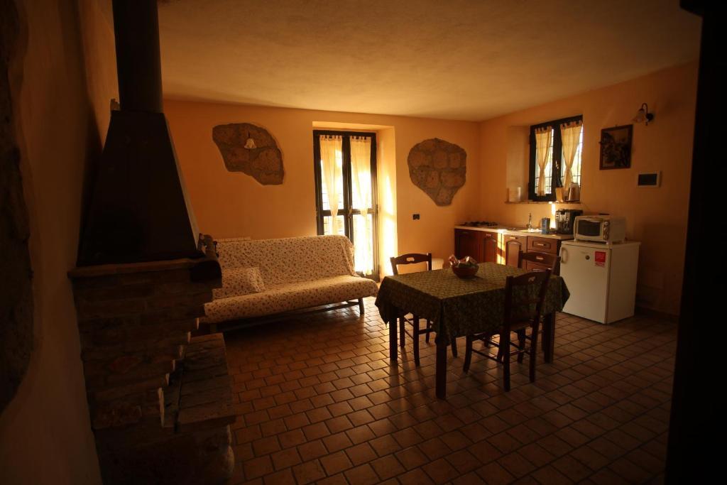 Agriturismo Nociquerceto Тарано Экстерьер фото